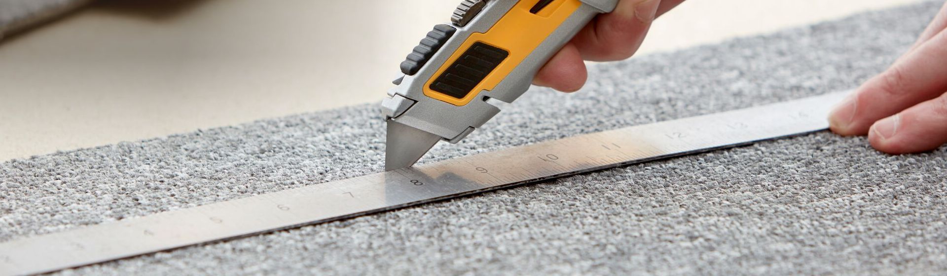 Dewalt Cuttermesser in Aktion bild