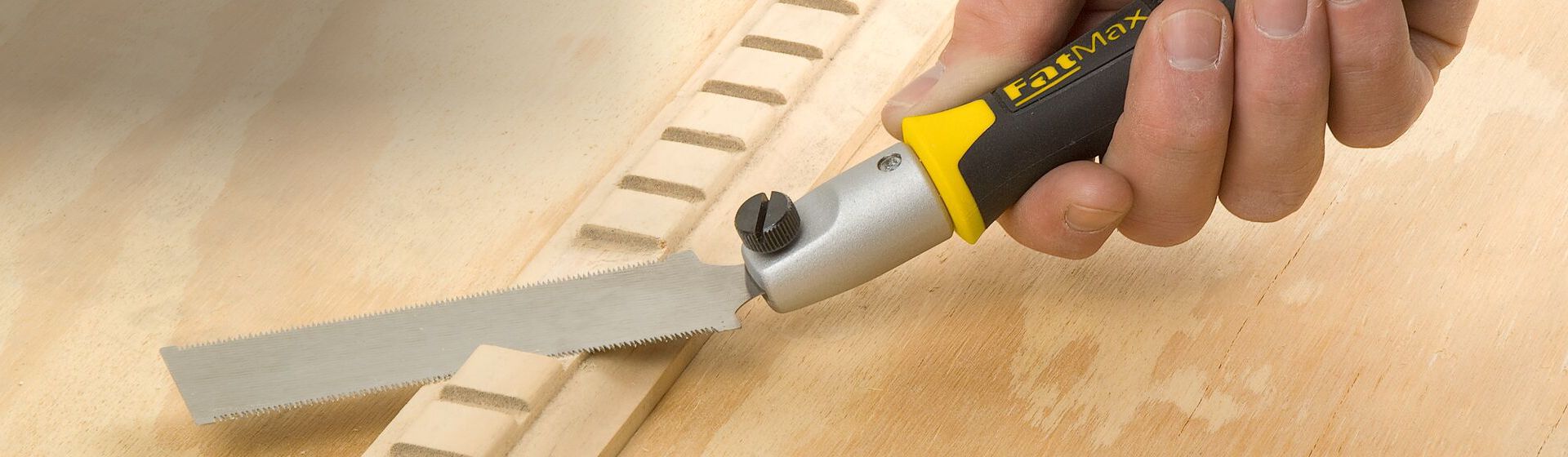 Holzbearbeitung mit einer Japan Säge von Stanley Fatmax bild