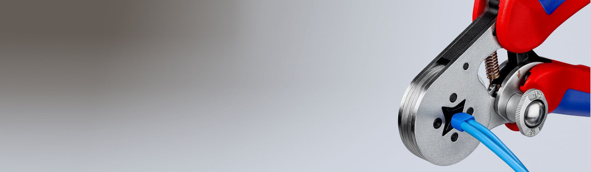 Knipex Aderendhülsenzange in Nahaufnahme bild