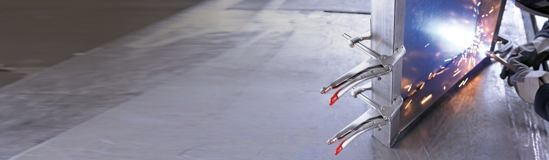 Bessey Gripzange in Aktion bild