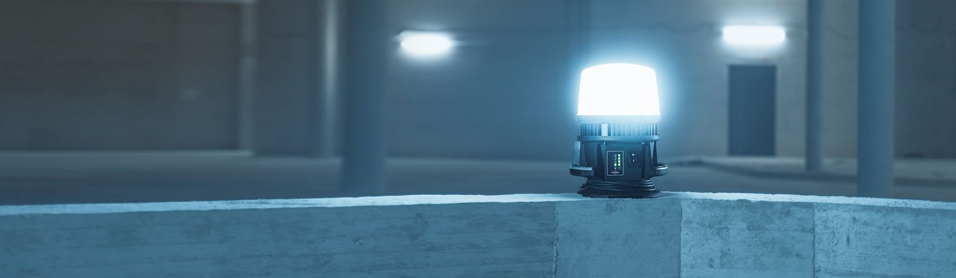 Brennenstuhl Professional Multi Battery LED 360° Hybrid Baustrahler bild