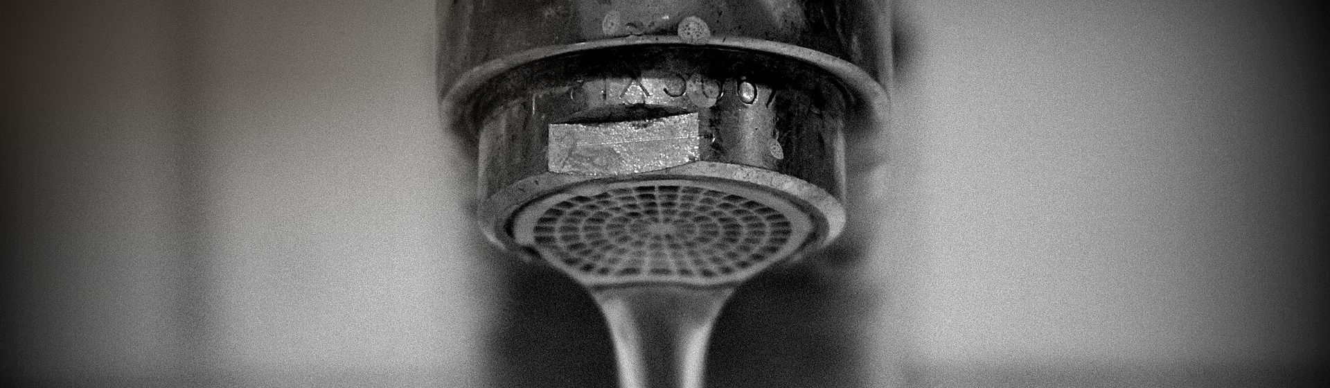 Wasserhahndüse in Nahaufnahme bild