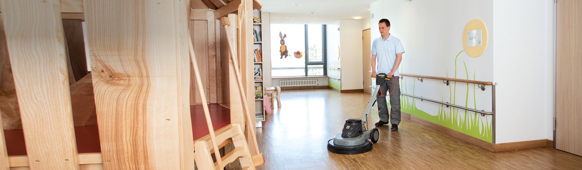 Kärcher Poliermaschine in Aktion bild