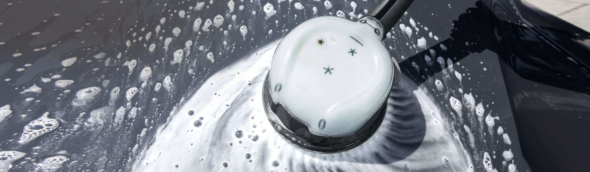 Kärcher Waschbürste mit Reinigungsmittel bild