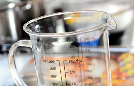 Produktbild verbrauchsmaterial kannen messbecher teaser