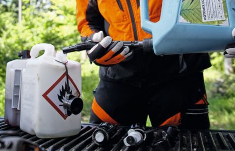 Produktbild verbrauchsmaterial trichter kanister teaser