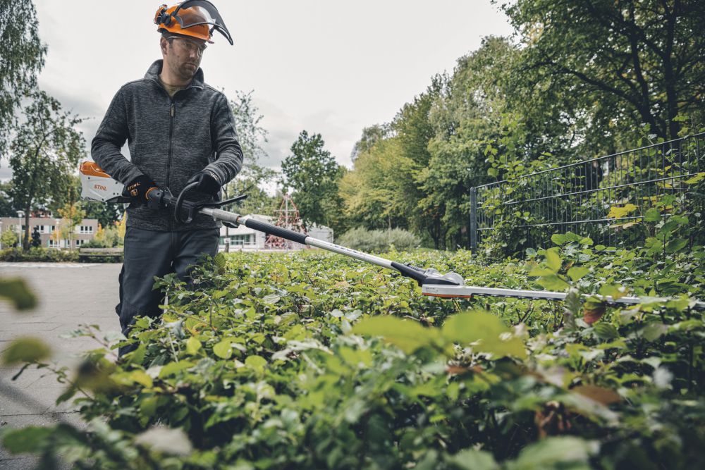 Produktbild STIHL Akku Kombimotor KMA 135 R ohne Akku und Ladegerät bild 2