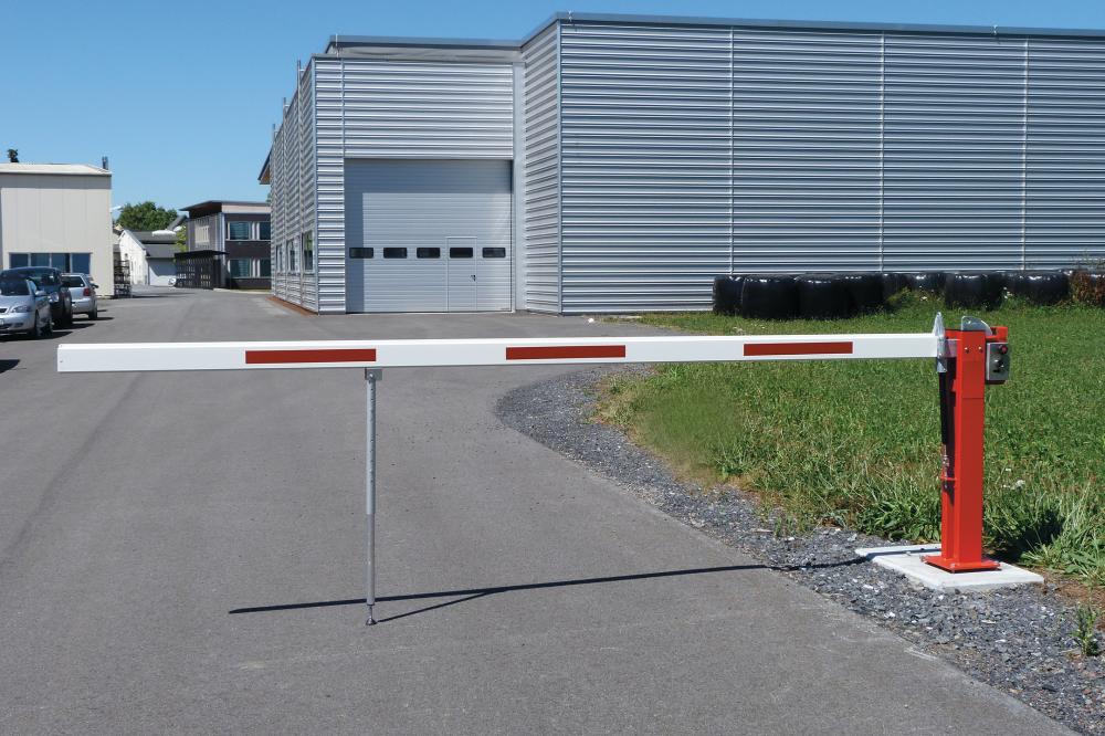 Produktbild Schlagbaum WES 31 5500mm m. Pendelstütze