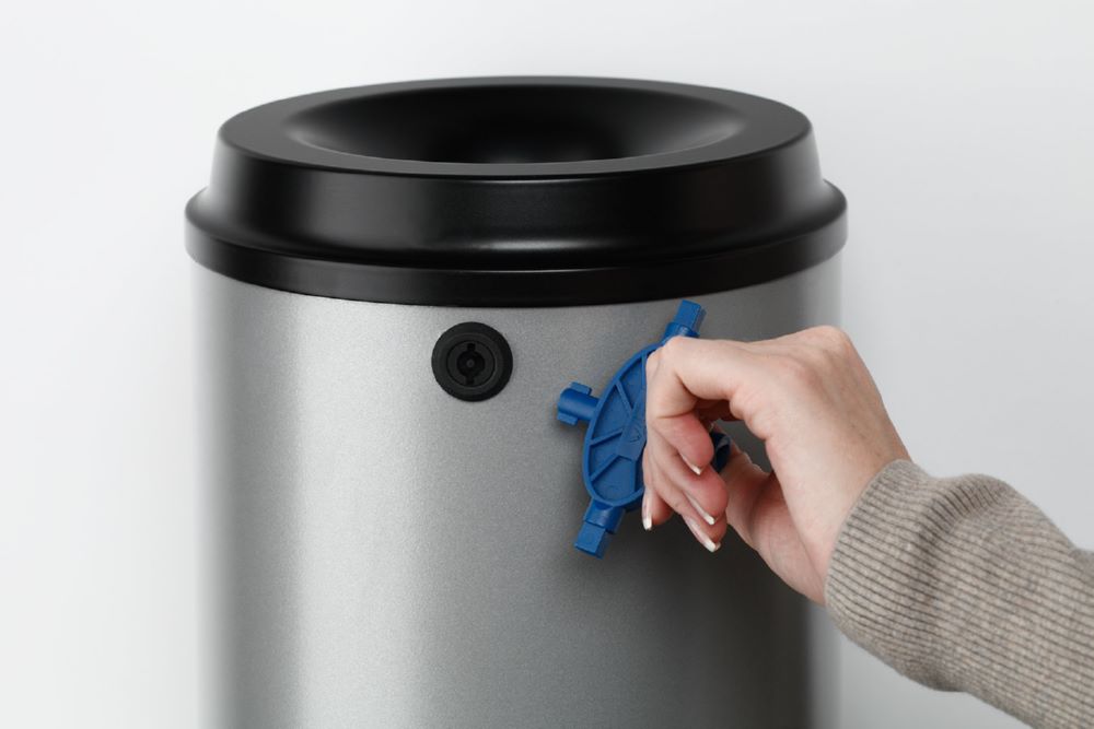 Produktbild Var Papierkorb silber 24 Liter mit Wandhalterung bild 3